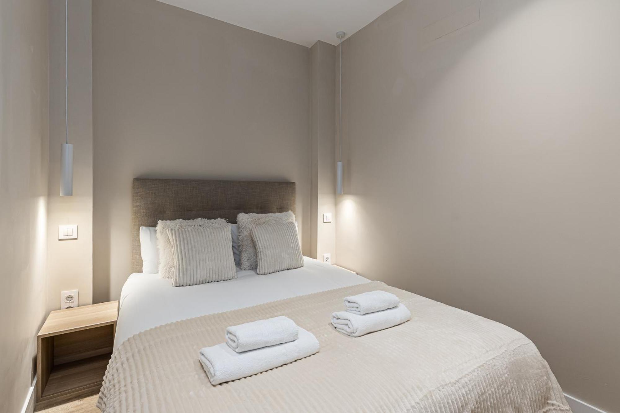 Waou Essence II Los Austrias Madrid Exterior photo